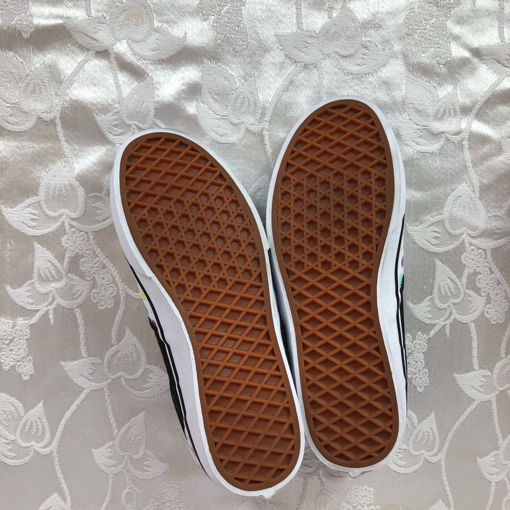 VANS   Asher-Kids Canvas Upper Slip-On Multi-Heart Print Elastic Sides Shoes 6 - Picture 5 of 5